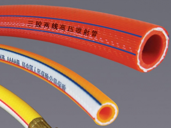 PVC高強度滌綸纖維增強Ⅲ型三膠兩線高壓噴射軟管